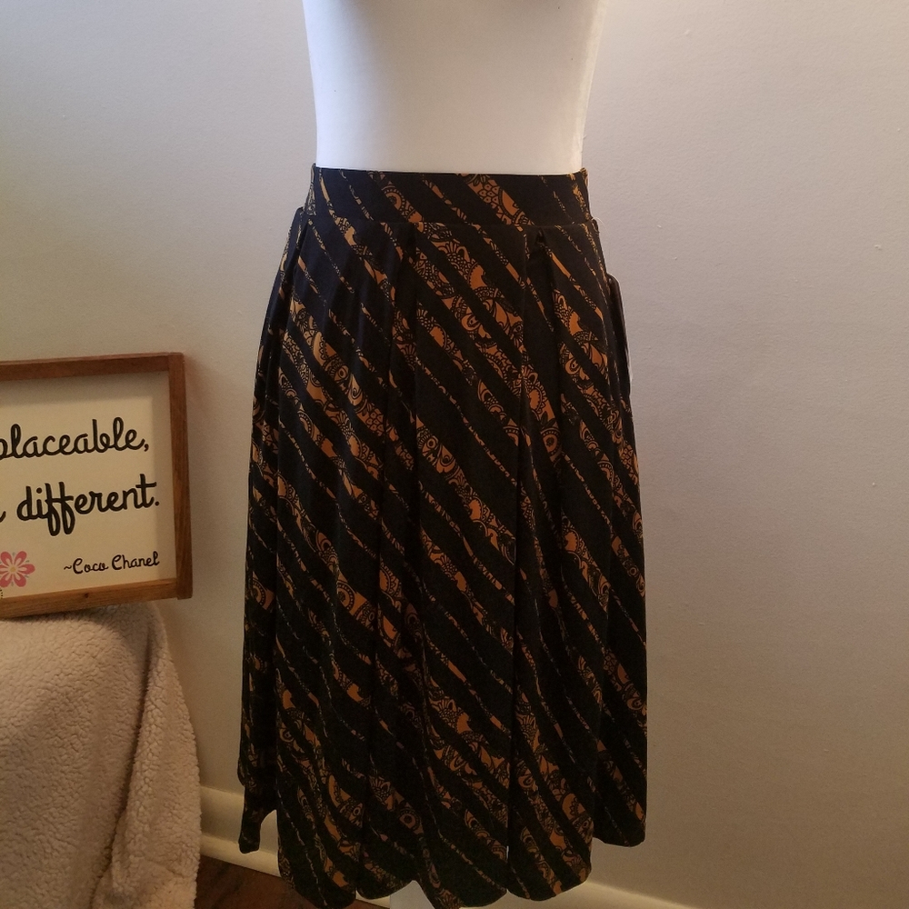 XS LuLaRoe Madison Skirt